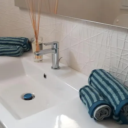 Luxury Near The Private Parking Space *