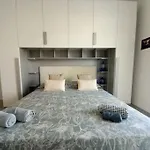 Luxury Near The Private Parking Space Διαμέρισμα *