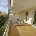Luxury Near The Private Parking Space Διαμέρισμα