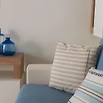 Luxury Near The Private Parking Space Διαμέρισμα *