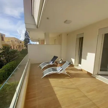 Luxury Near The Private Parking Space Appartamento